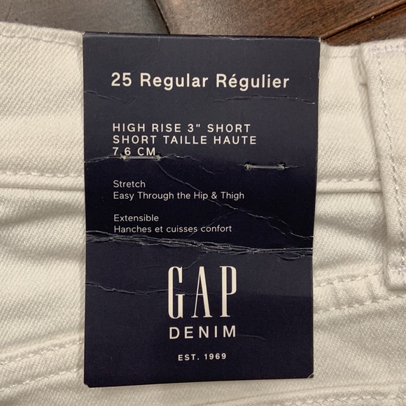 New White Gap denim shorts - Picture 3 of 6